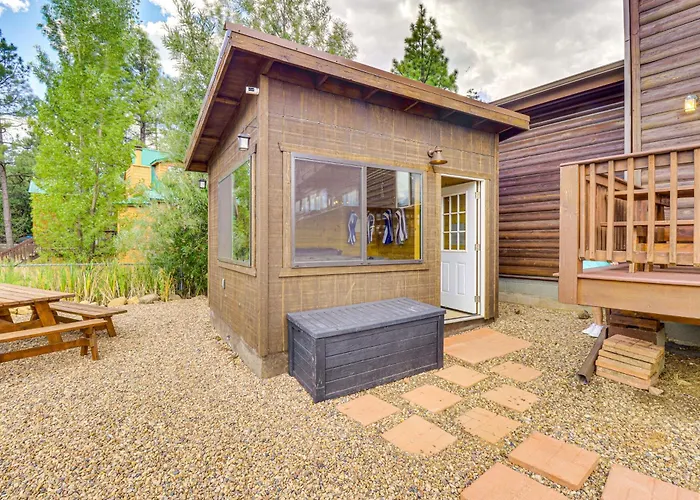 Pond Access & Private Dock: Lakeside *